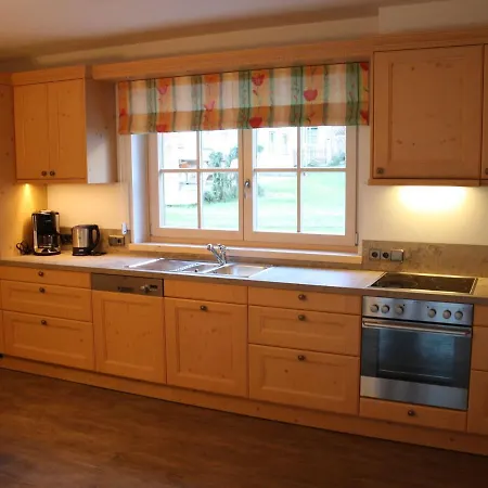 In Near Slopes 莱奥冈